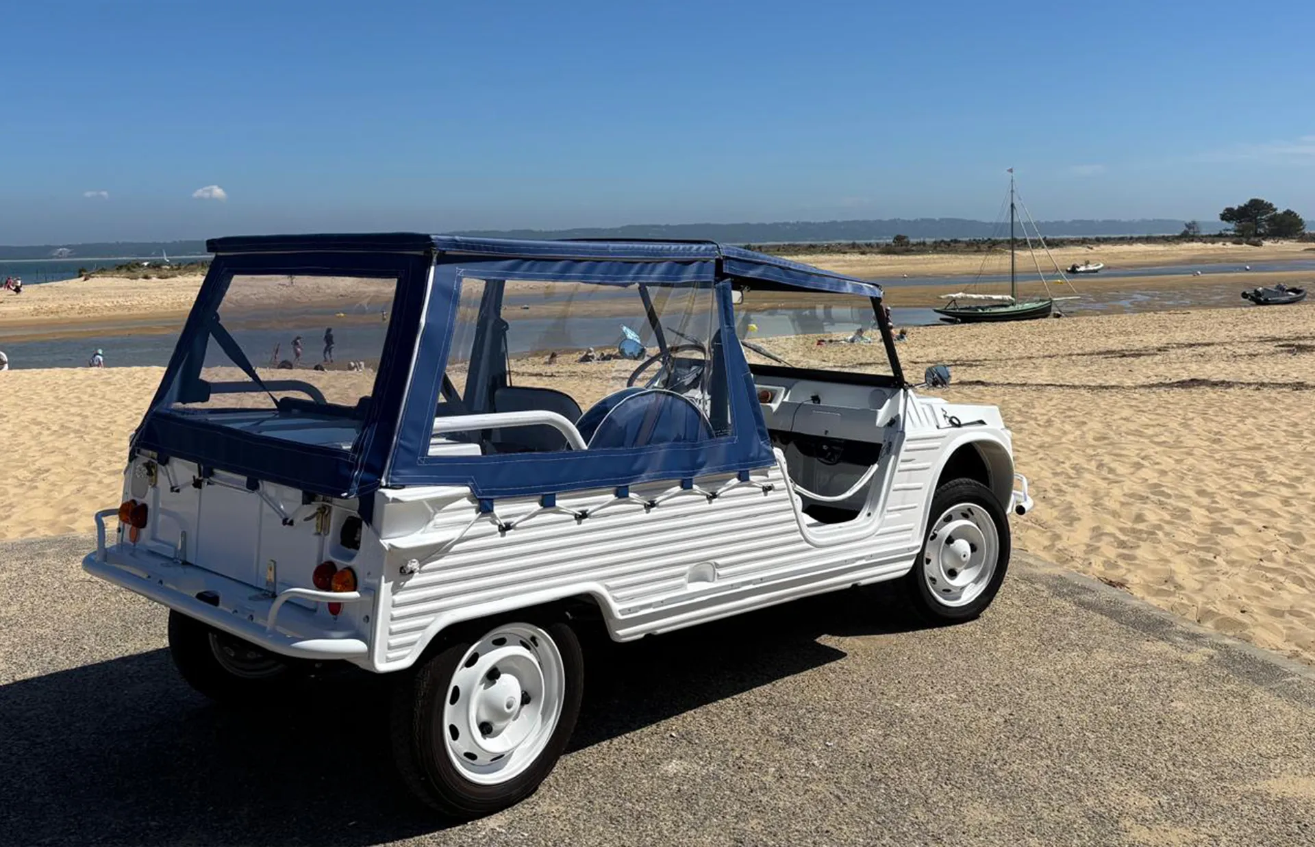 Mehari Azur à la plage